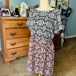 Short sleeved patterned dress